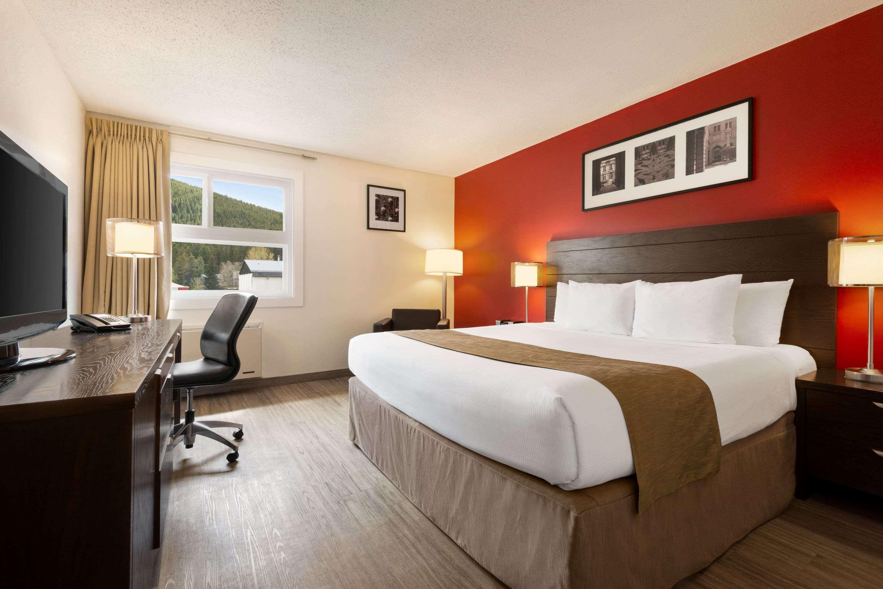 Travelodge By Wyndham Blairmore Экстерьер фото
