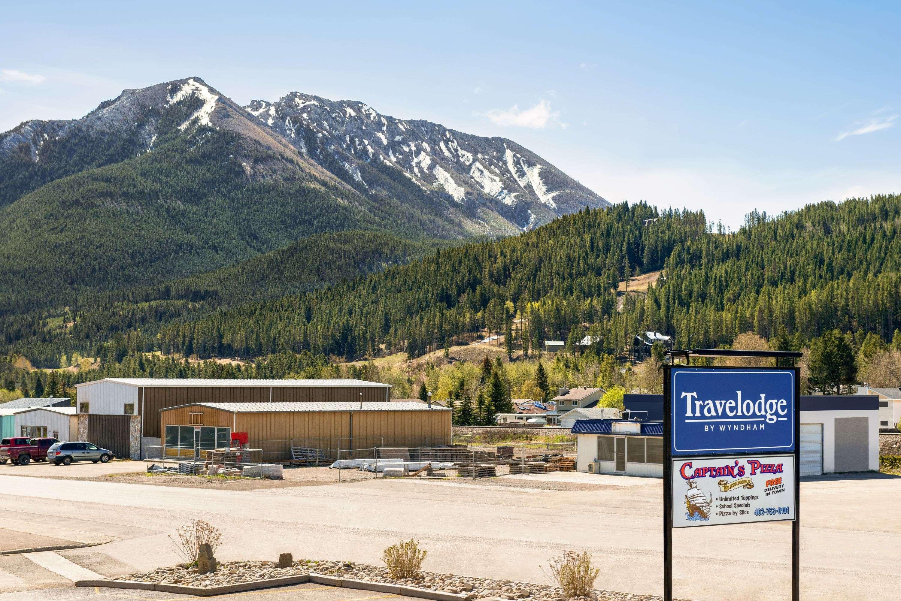 Travelodge By Wyndham Blairmore Экстерьер фото