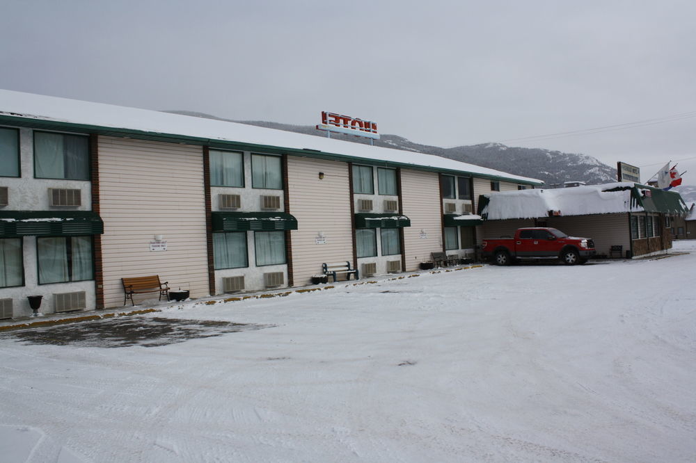 Travelodge By Wyndham Blairmore Экстерьер фото