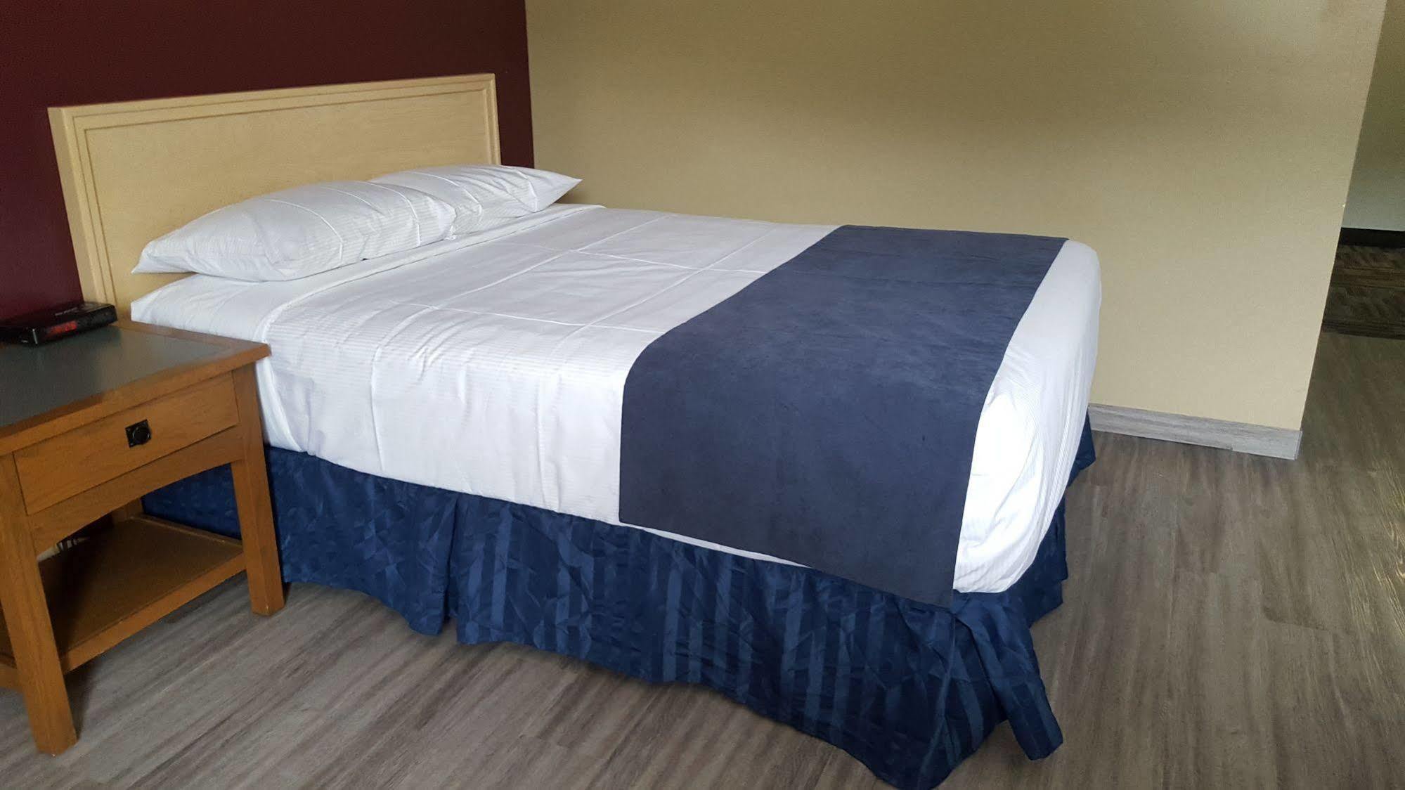 Travelodge By Wyndham Blairmore Экстерьер фото